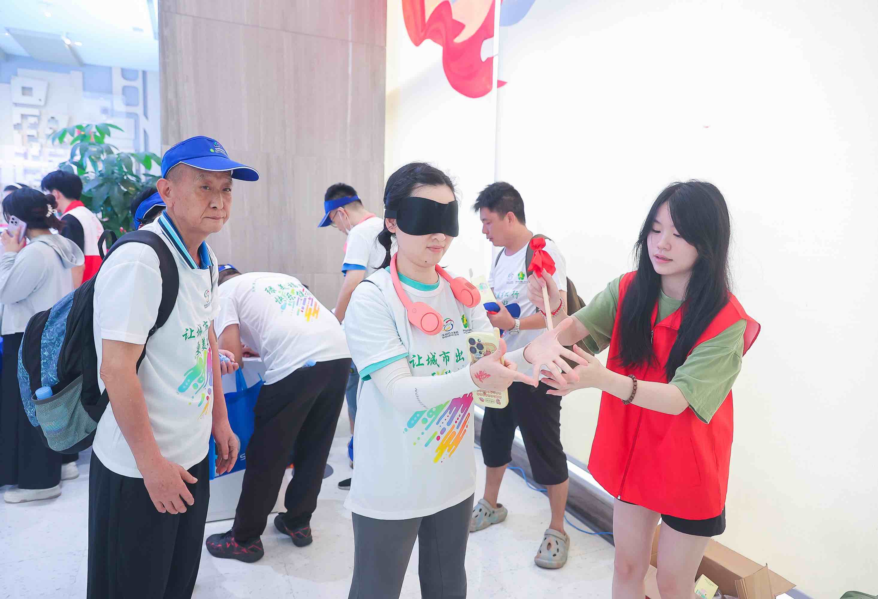14-残友在元宇宙党群服务中心党员服务市集助残专场体验互动游戏.jpeg