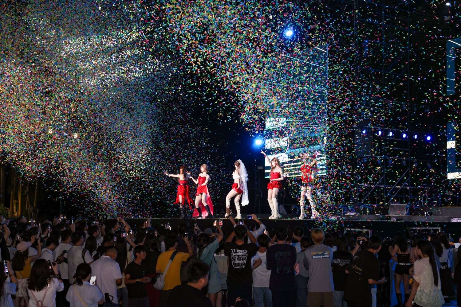舞台演出 (2).jpg